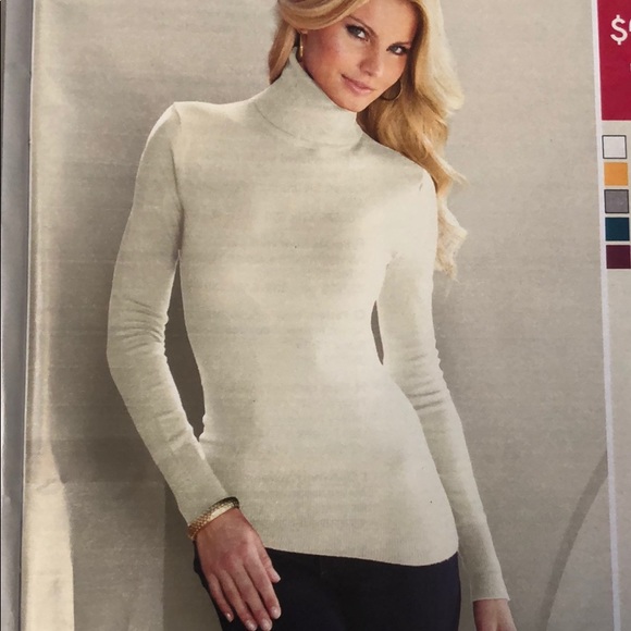 venus turtleneck